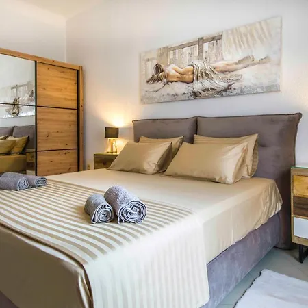Alice Luxe Apartament *